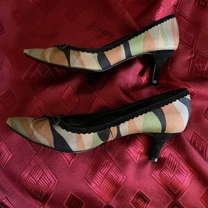 Stylish Multicolor Heels for Women, size 7M